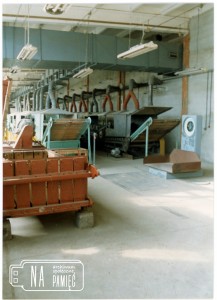 1994. Uruchomiona linia produkcyjna do przerobu słomy konopnej w Cellinenie